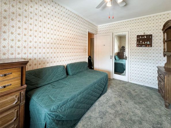 6073 71 Street, Maspeth NY 11378