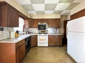 6073 71 Street, Maspeth NY 11378