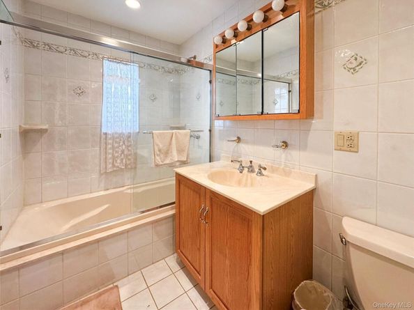 6073 71 Street, Maspeth NY 11378