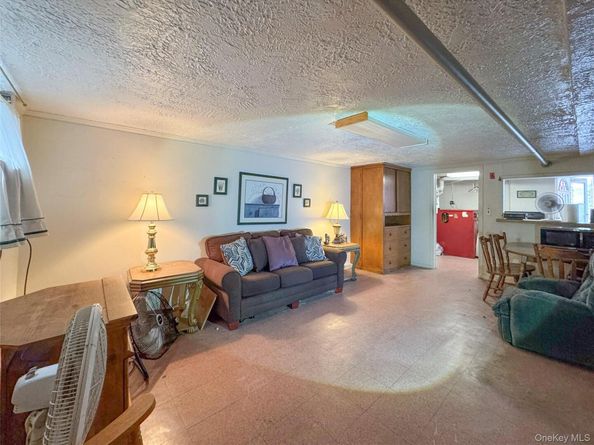 6073 71 Street, Maspeth NY 11378