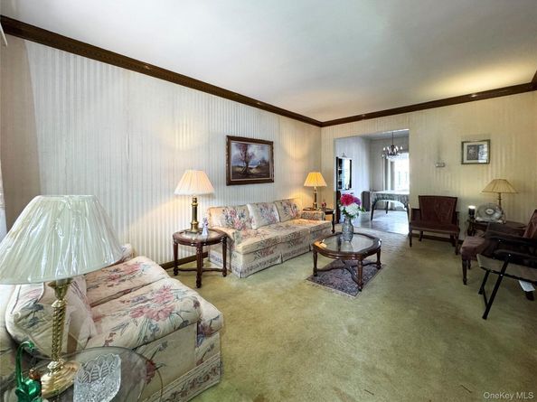 6073 71 Street, Maspeth NY 11378