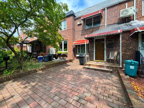 6073 71 Street, Maspeth NY 11378
