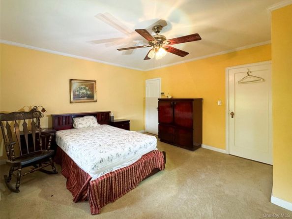 6073 71 Street, Maspeth NY 11378