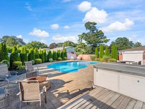 3 Maison Drive, Holbrook NY 11741