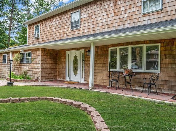 32 Artist Lake Boulevard, Middle Island NY 11953