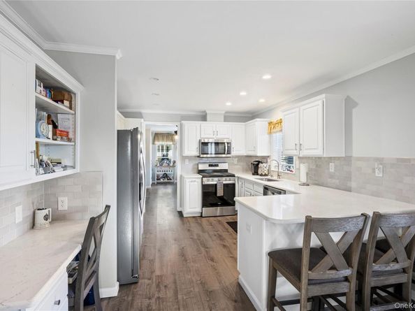 1661 Old Country Road 351B, Riverhead NY 11901