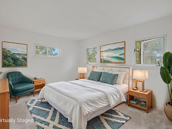 10 Elayne Court, Smithtown NY 11787