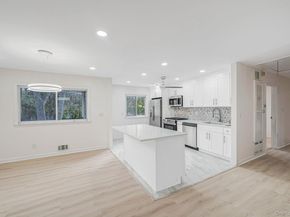 10 Elayne Court, Smithtown NY 11787