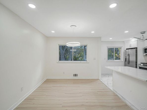 10 Elayne Court, Smithtown NY 11787