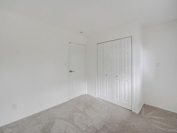 10 Elayne Court, Smithtown NY 11787