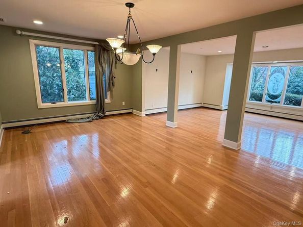 2 Joan Court, Woodbury NY 11797