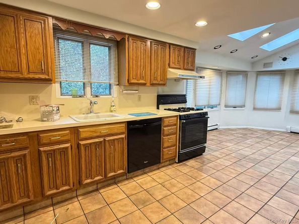 2 Joan Court, Woodbury NY 11797