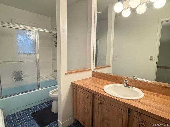 2 Joan Court, Woodbury NY 11797