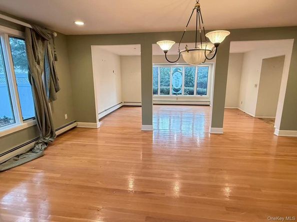 2 Joan Court, Woodbury NY 11797