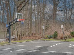 13 Bryant Crescent 2K, White Plains NY 10604