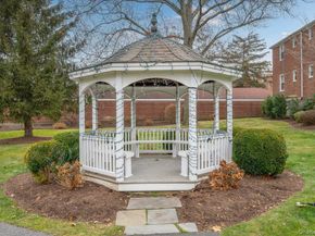 13 Bryant Crescent 2K, White Plains NY 10604