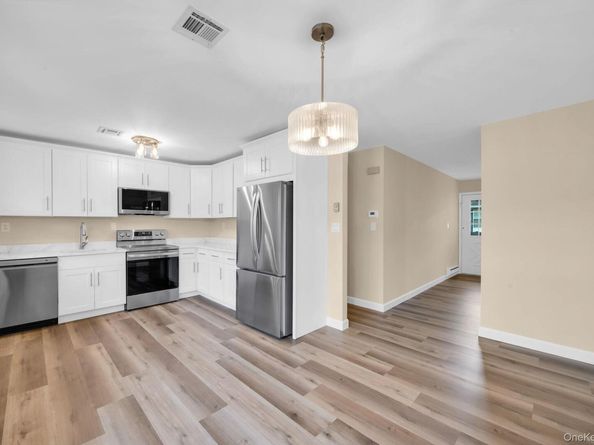 380 Woodbridge Drive D, Ridge NY 11961