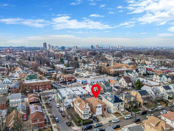 8470 159th Street, Jamaica Hills NY 11432