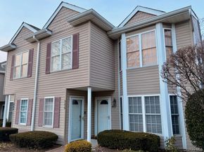 986 Madeira Boulevard, Melville NY 11747