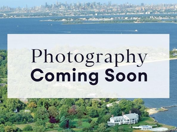 986 Madeira Boulevard, Melville NY 11747