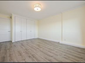 2 BAY CLUB Drive 17Z2, Bayside NY 11360