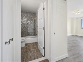 2 BAY CLUB Drive 17Z2, Bayside NY 11360