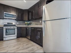 2 BAY CLUB Drive 17Z2, Bayside NY 11360