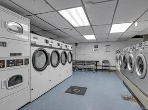 83-25 98 st 4L, Woodhaven NY 11421