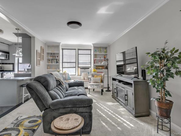 83-25 98 st 4L, Woodhaven NY 11421