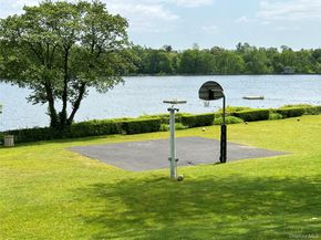 61 Manchester A21, Eastchester NY 10709