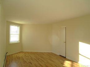 20 Daley Place 128, Lynbrook NY 11563