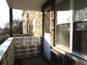 20 Daley Place 128, Lynbrook NY 11563