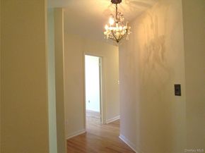 20 Daley Place 128, Lynbrook NY 11563