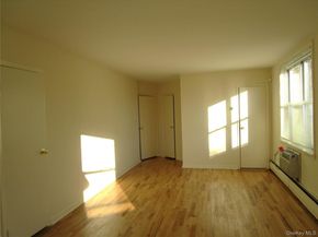 20 Daley Place 128, Lynbrook NY 11563