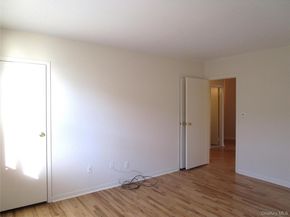 20 Daley Place 128, Lynbrook NY 11563