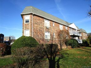 20 Daley Place 128, Lynbrook NY 11563