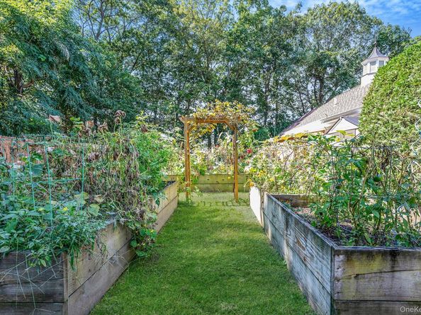 460 Old Town Road 2J, Port Jefferson Station NY 11776