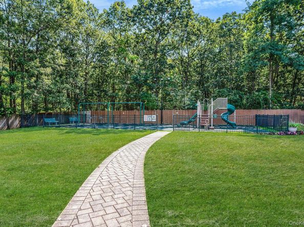 460 Old Town Road 2J, Port Jefferson Station NY 11776