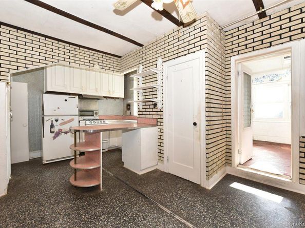 222 Avenue V, Brooklyn NY 11223