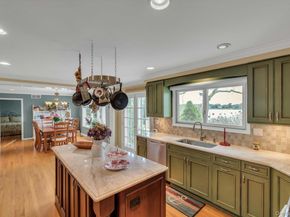 26 Oak Lane, Hampton Bays NY 11946