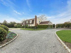 26 Oak Lane, Hampton Bays NY 11946