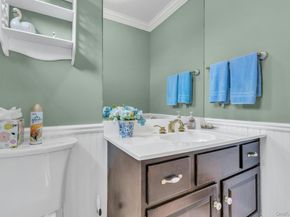 26 Oak Lane, Hampton Bays NY 11946