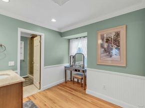 26 Oak Lane, Hampton Bays NY 11946