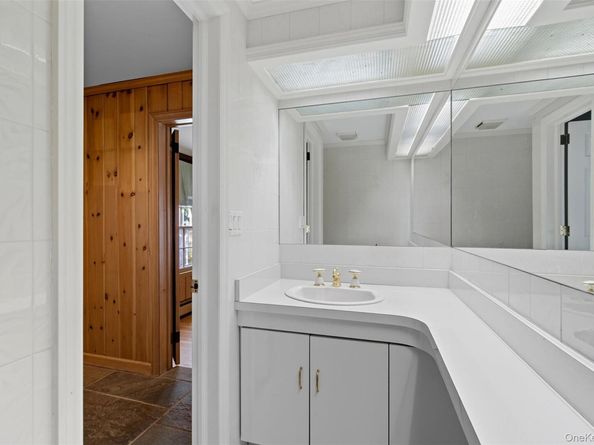 250 Manor Road, Huntington NY 11743