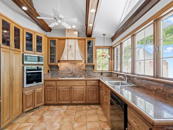 250 Manor Road, Huntington NY 11743