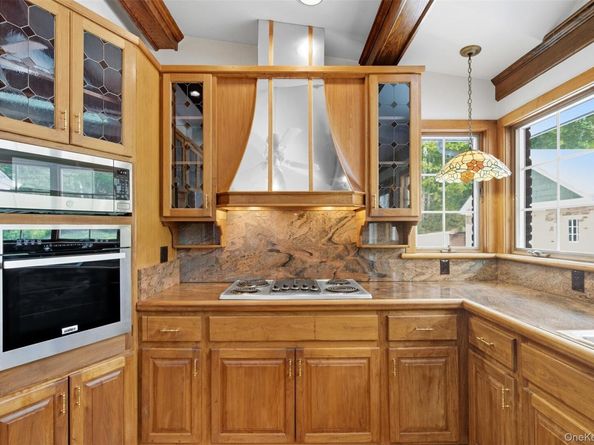 250 Manor Road, Huntington NY 11743