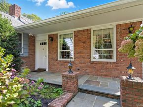 250 Manor Road, Huntington NY 11743