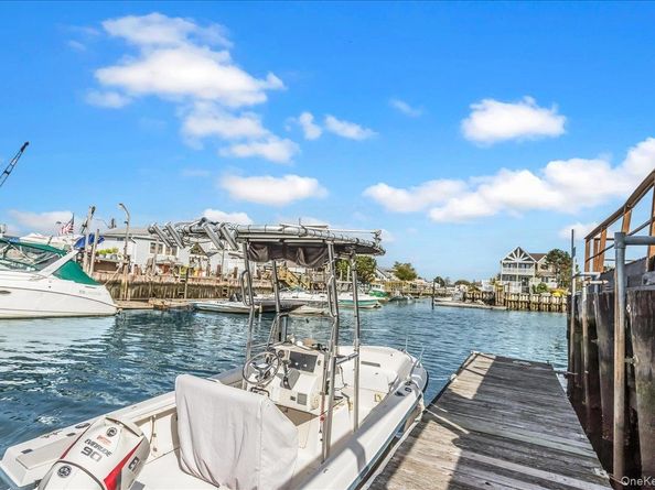 1165 Hastings Circle, Baldwin Harbor NY 11510