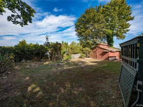 25 Violet Road, Kings Park NY 11754