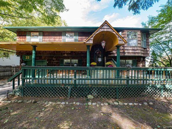 25 Violet Road, Kings Park NY 11754